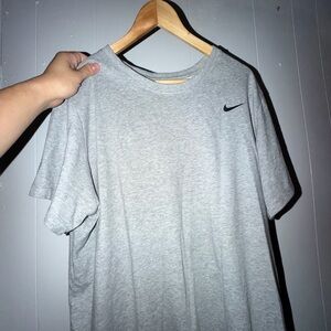 Men Nike Heather Gray Short Sleeve Tee